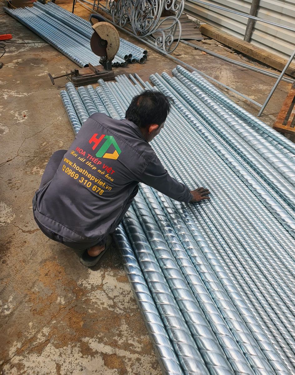 Ống thép tròn xoắn trang trí